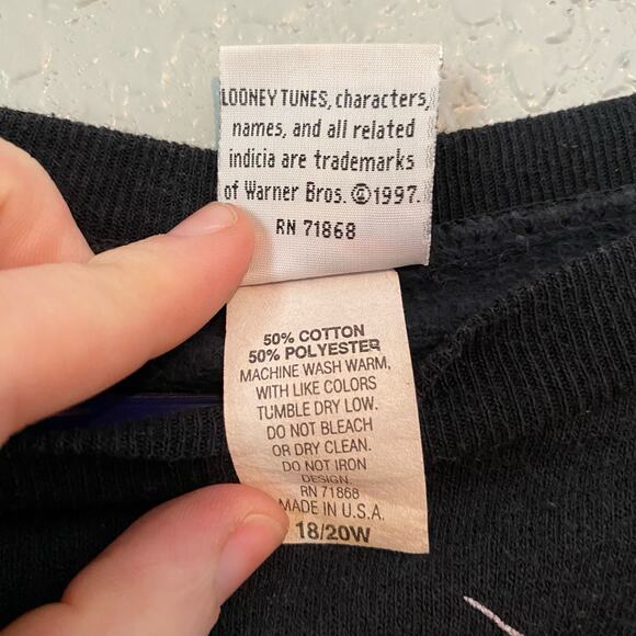 Looney Tunes Womens 18/20W Tweety Halloween Sweatshirt Black Vampire Vintage - Picture 5 of 9